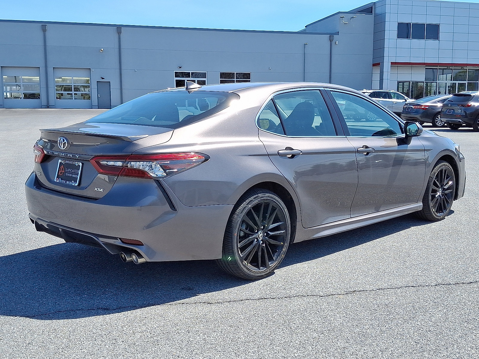 Used 2024 Toyota Camry XSE FWD image 7