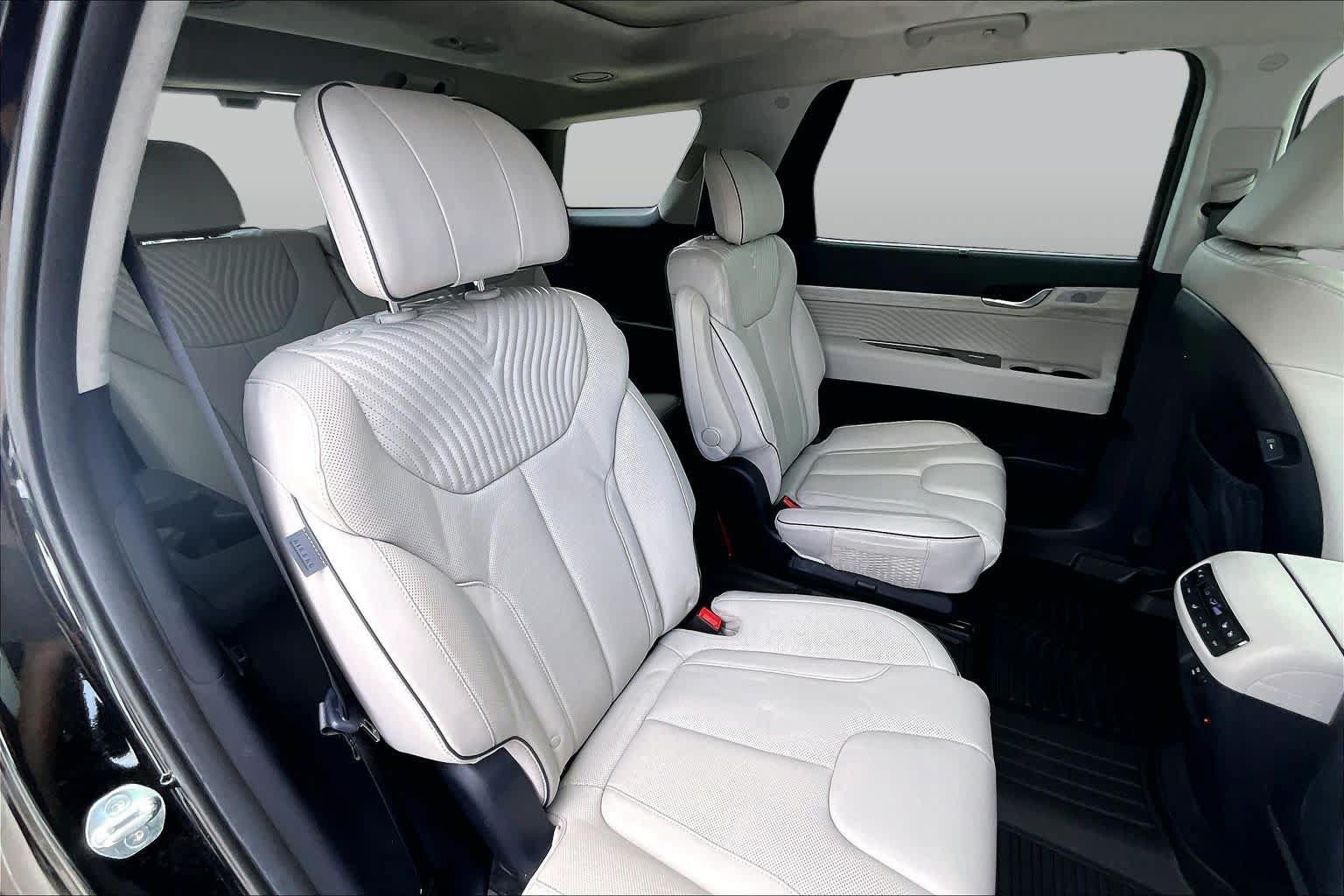 Used 2024 Hyundai Palisade Calligraphy FWD image 19