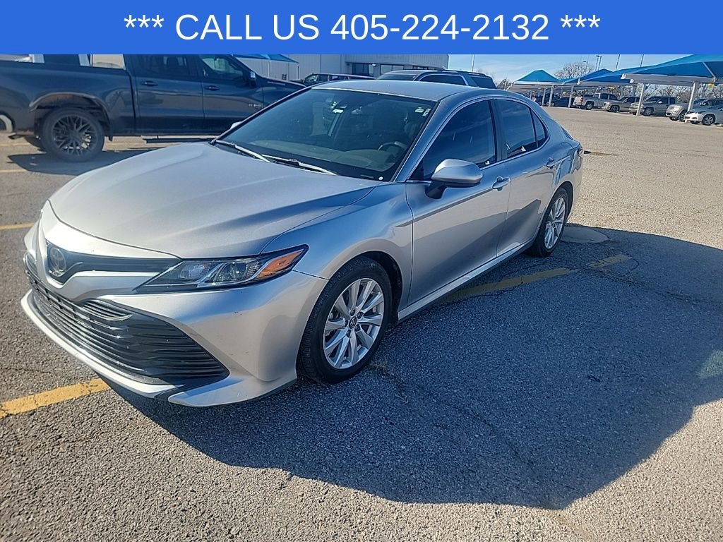 Used 2020 Toyota Camry LE image 1