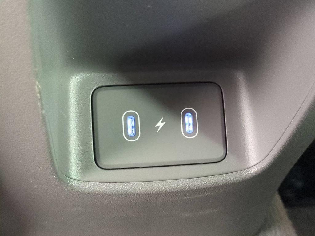 Used 2025 Hyundai Elantra SE FWD image 15
