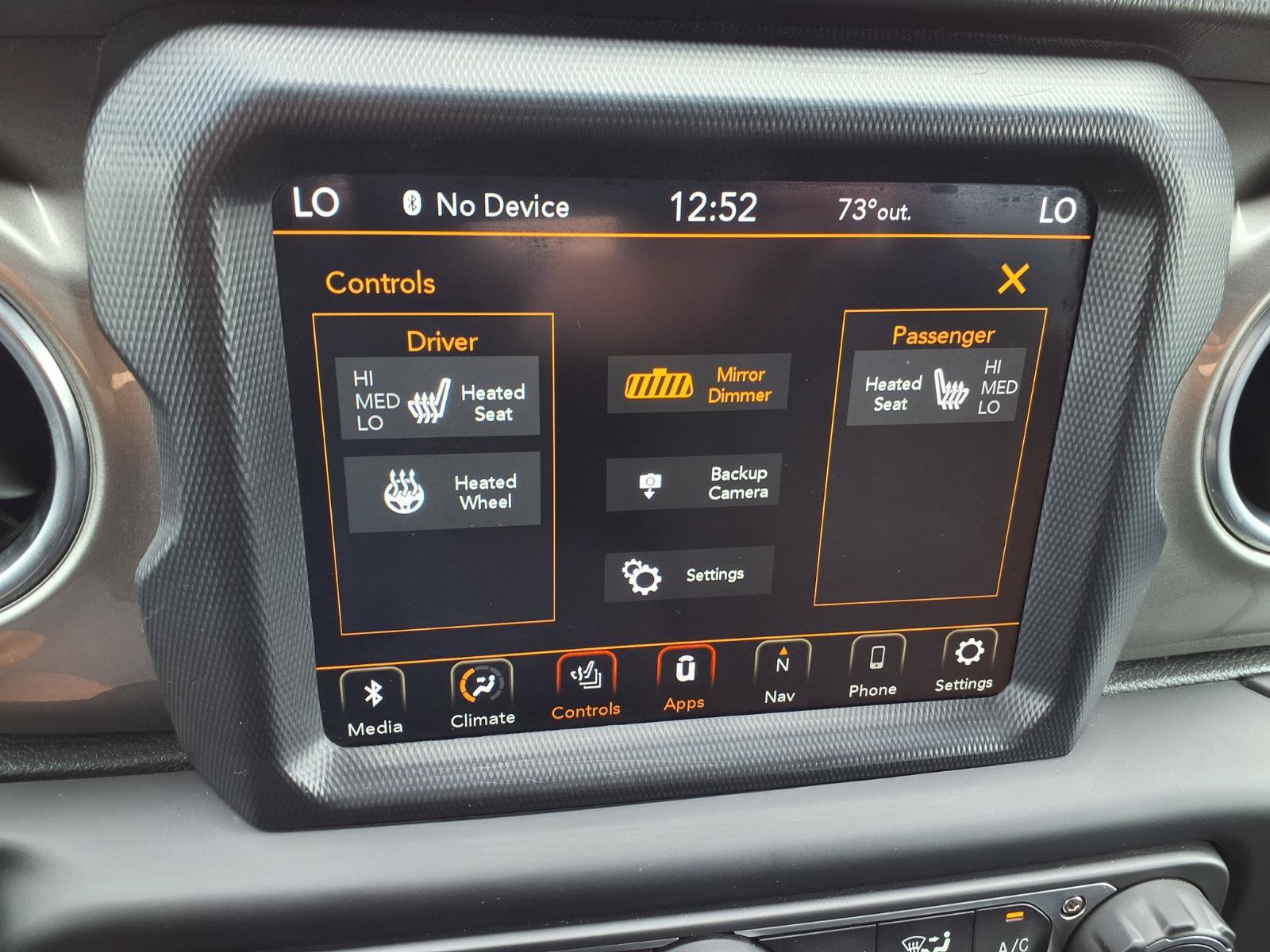 Used 2018 Jeep Wrangler Unlimited Sahara AWD/4WD image 7