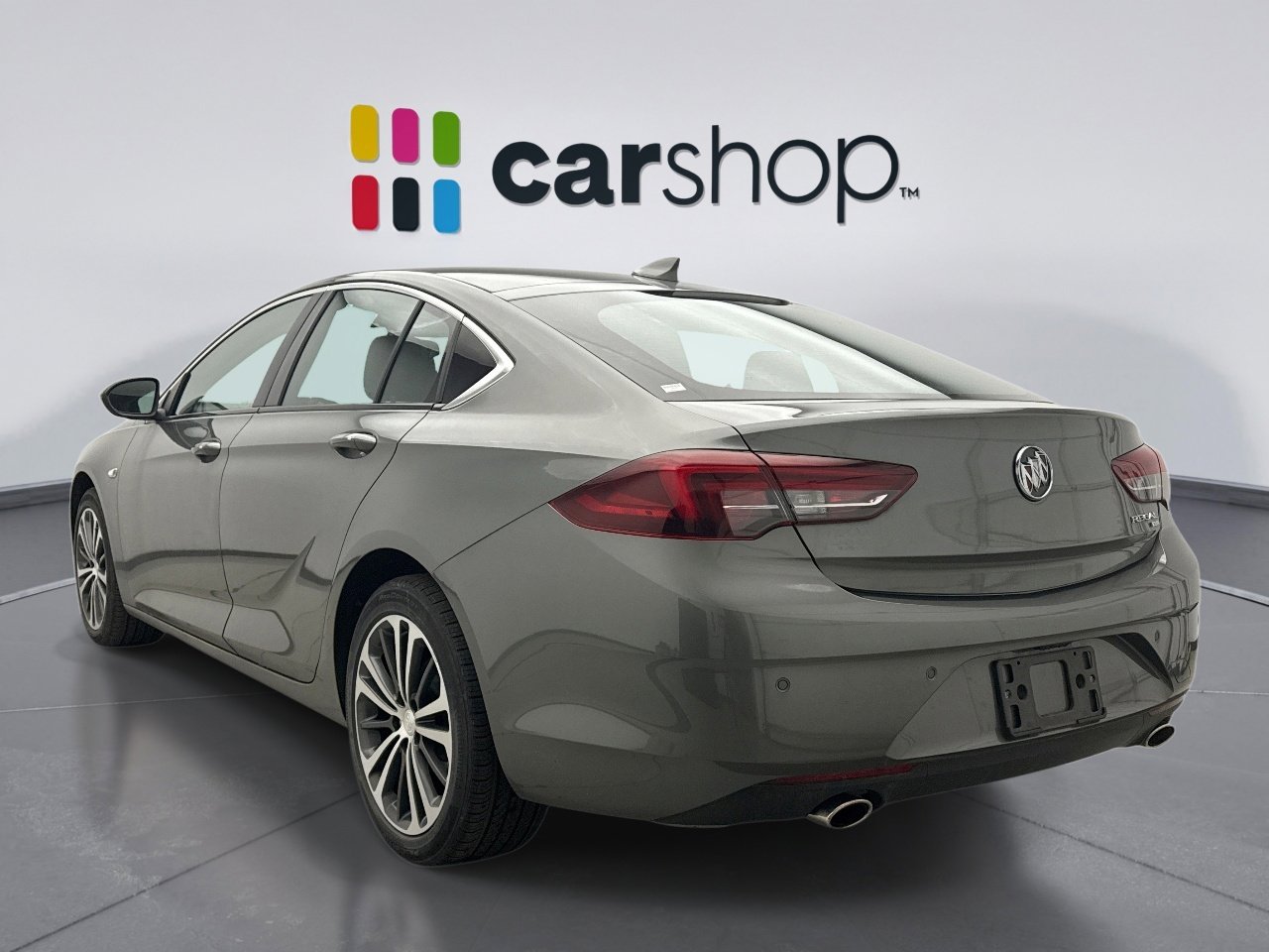 Used 2019 Buick Regal Essence w/ Driver Confidence Package I image 2