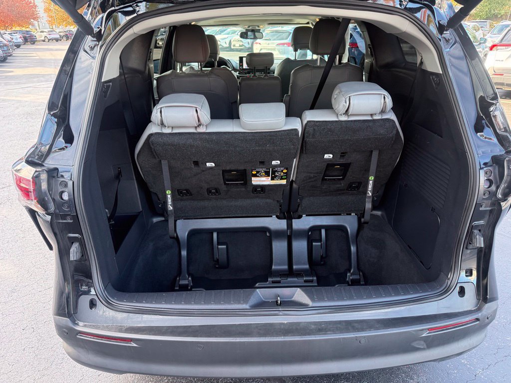 Used 2026 Toyota Sienna XLE FWD image 16