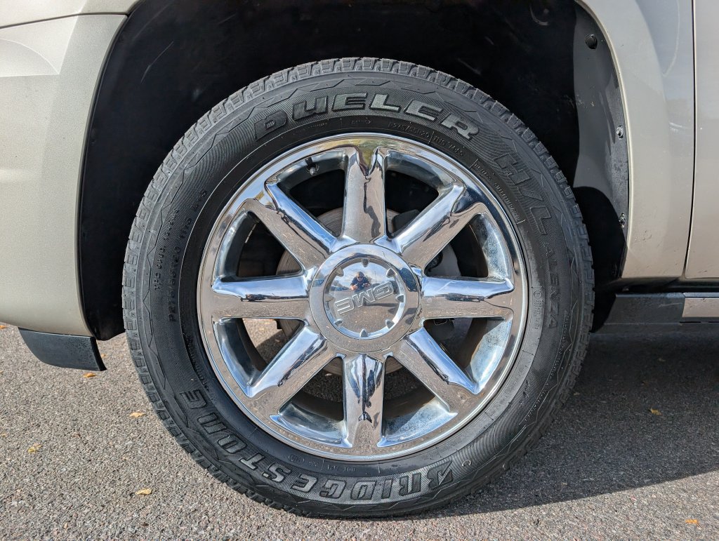 Used 2014 GMC Yukon Denali AWD/4WD image 12
