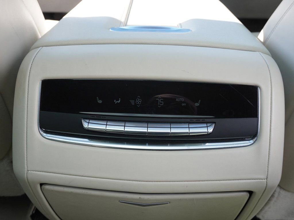 Used 2023 Cadillac Escalade ESV Premium Luxury Platinum w/ Heavy-Duty Trailer Package image 64