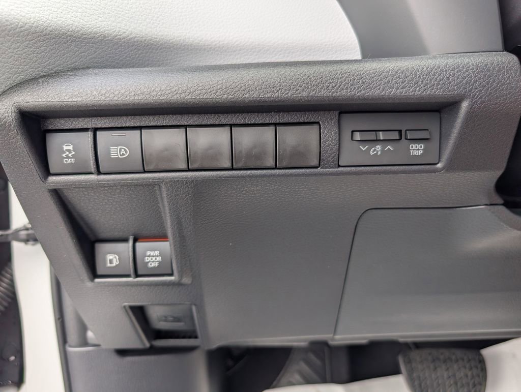 New 2026 Toyota Sienna XLE FWD image 22