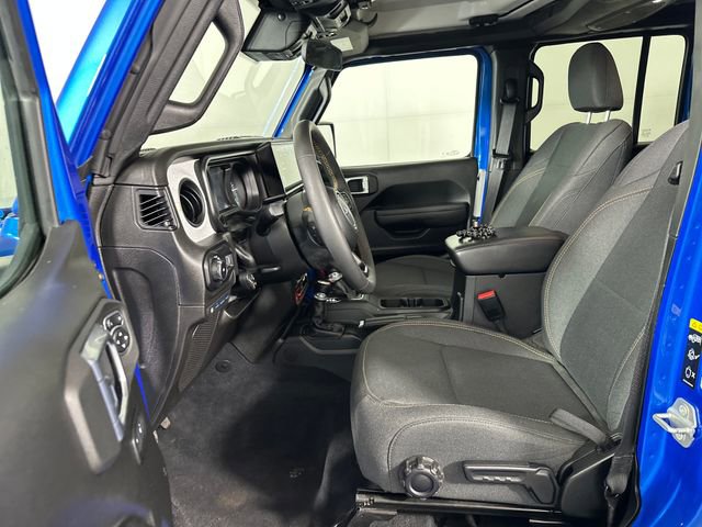 Used 2024 Jeep Wrangler Unlimited image 11