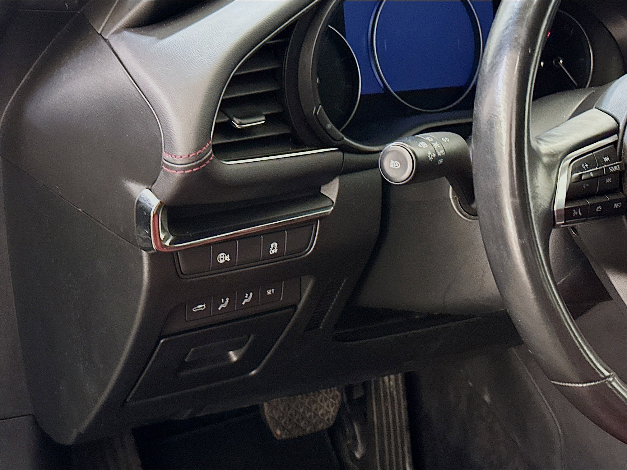 Used 2024 MAZDA MAZDA3 s image 17