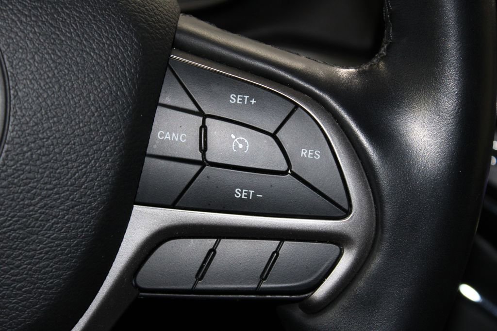 Used 2021 Jeep Grand Cherokee Limited image 35