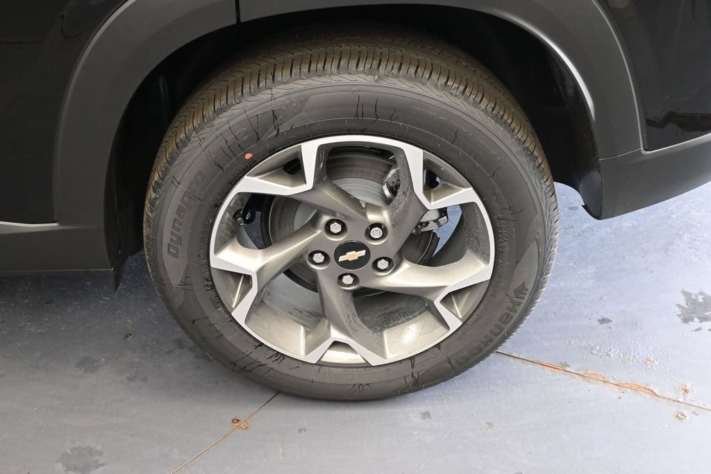 New 2026 Chevrolet Trax LT w/ Driver Confidence Package FWD image 10