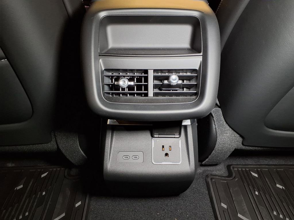 New 2026 Cadillac Lyriq Premium Luxury AWD/4WD image 13
