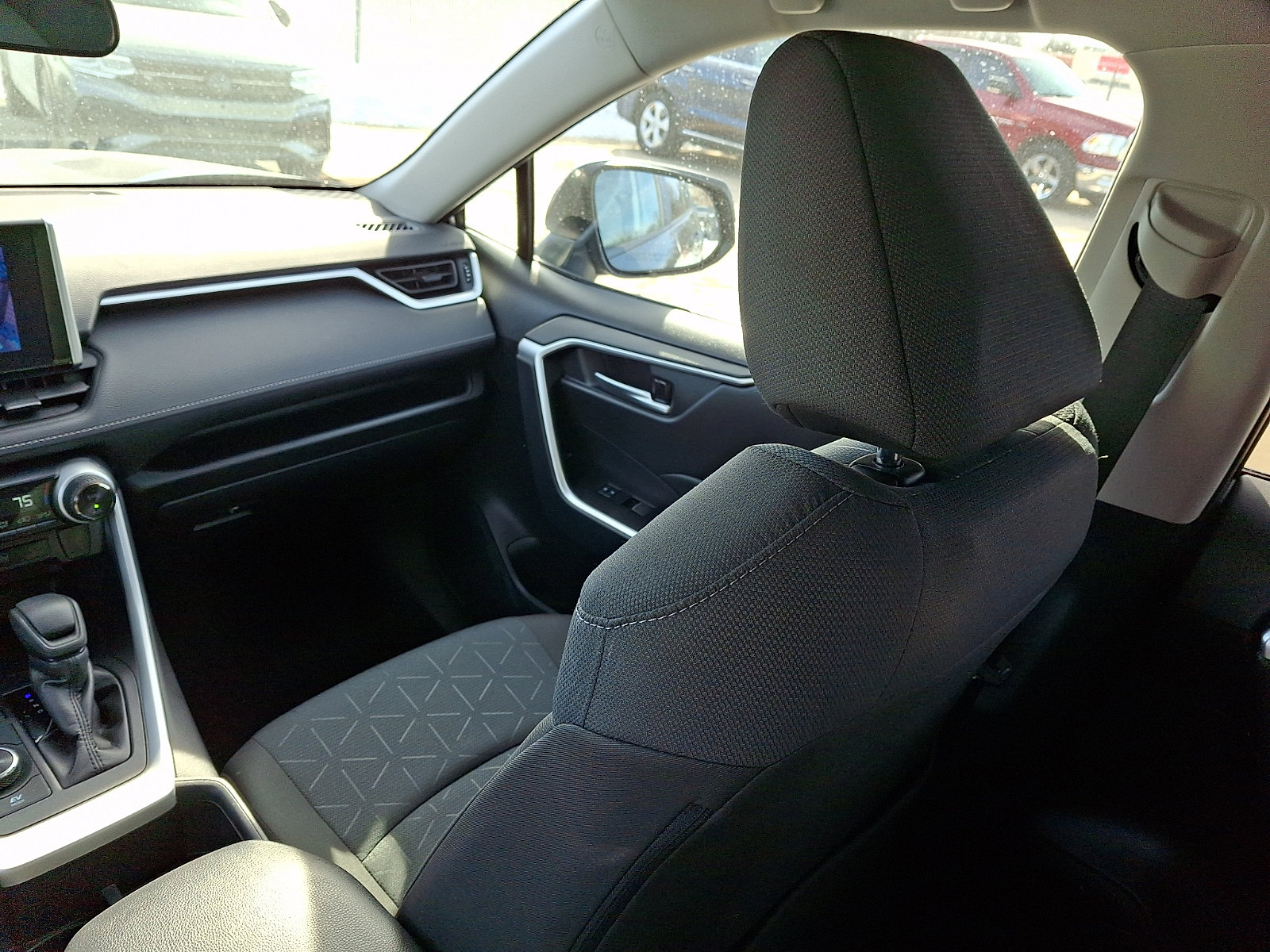 Used 2025 Toyota RAV4 XLE image 16