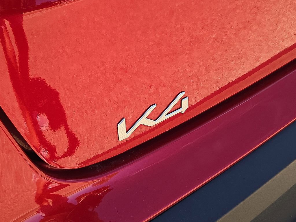 Used 2025 Kia K4 LXS FWD image 11
