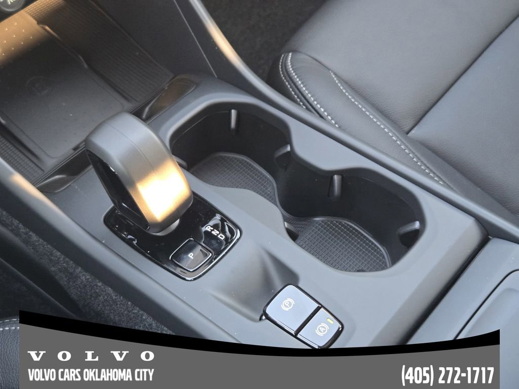 New 2026 Volvo XC40 B4 Core w/ Protection Package Premier image 19