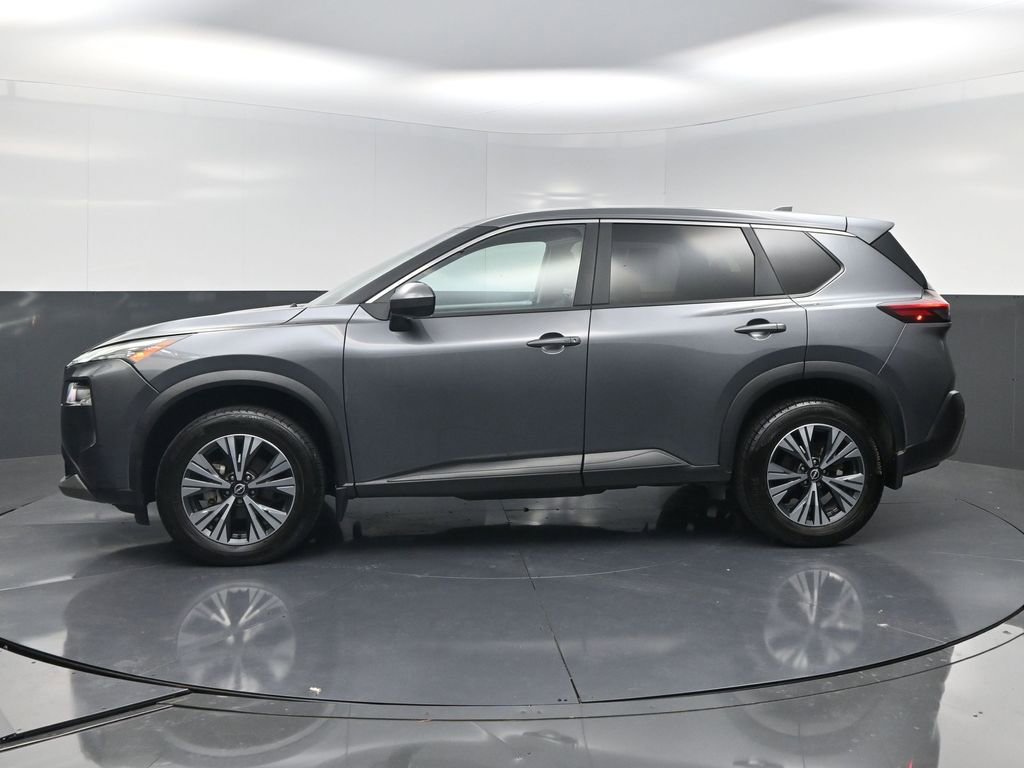 Used 2023 Nissan Rogue SV image 3