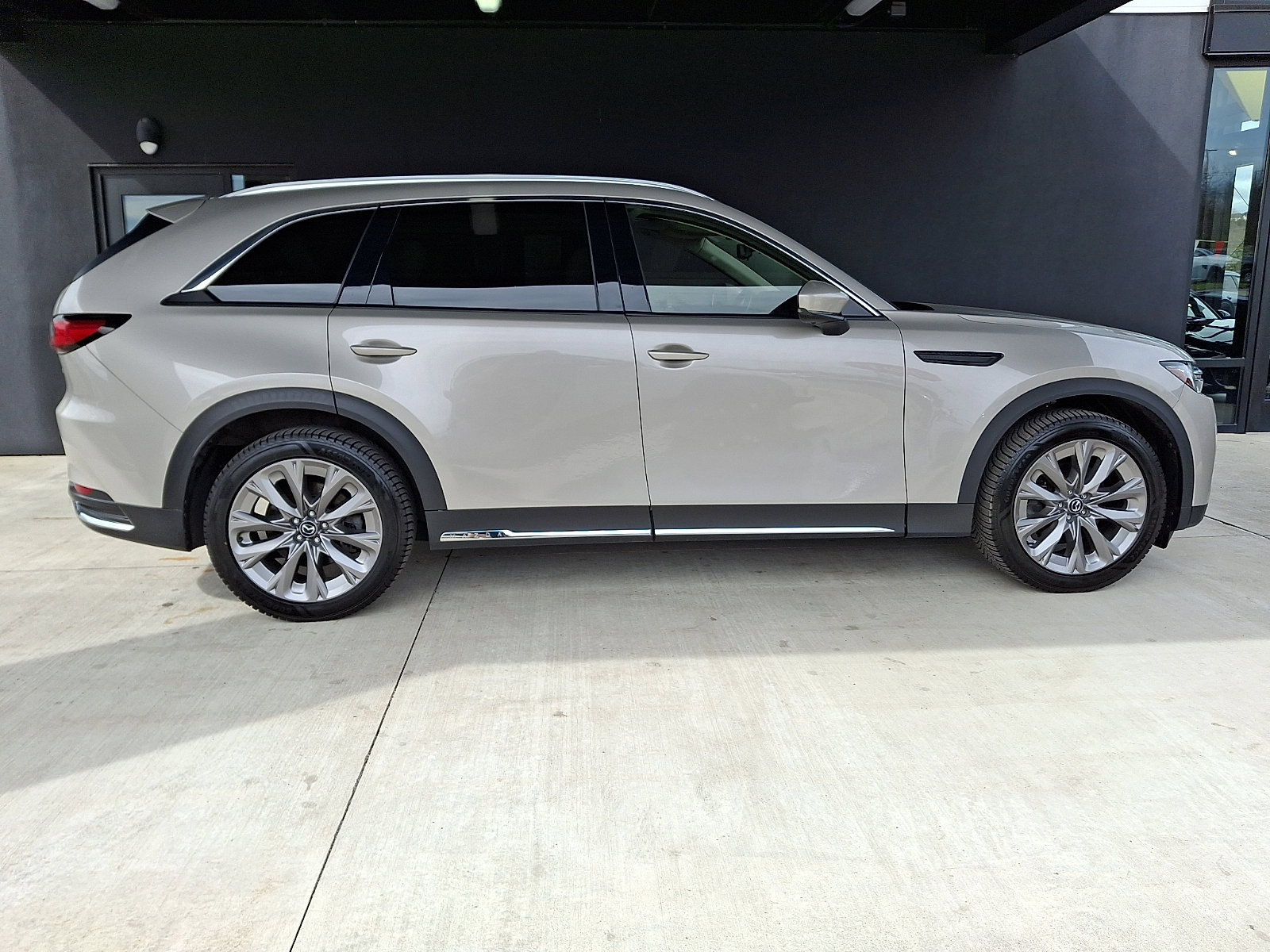 Used 2024 MAZDA CX-90 3.3 Turbo w/ Premium Package image 7