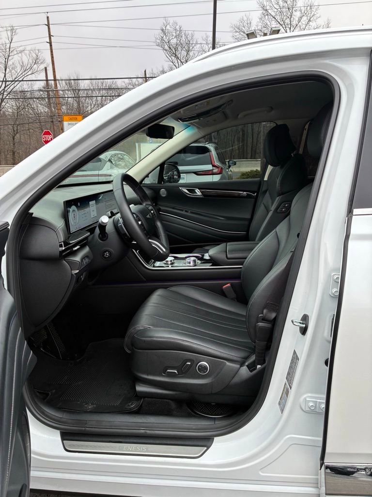 Used 2025 Genesis GV80 2.5T image 25
