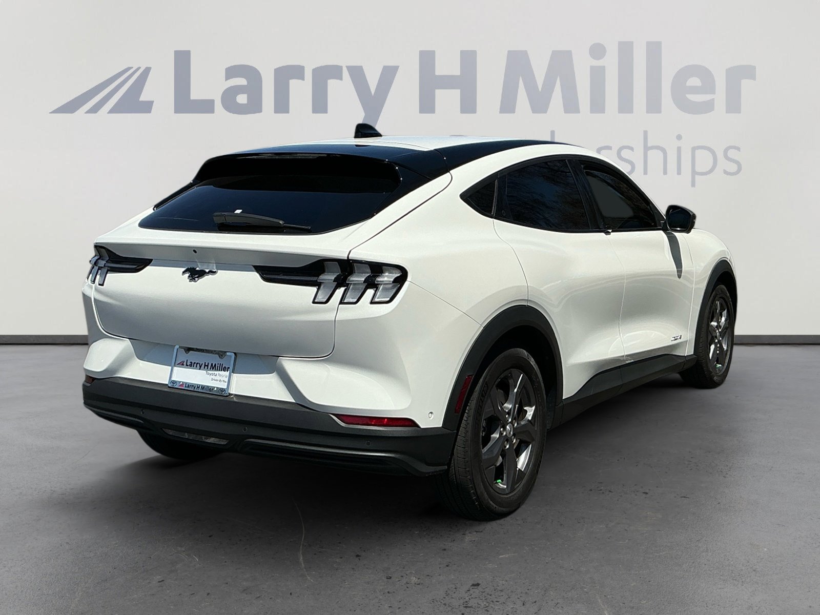 Used 2023 Ford Mustang Mach-E Select RWD image 5
