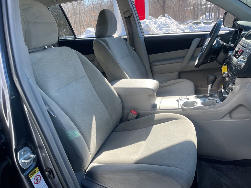 Used 2012 Toyota Highlander 4WD w/ Tech Pkg image 19