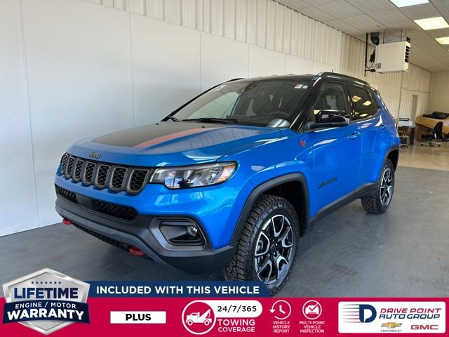 Used 2025 Jeep Compass Trailhawk image 4