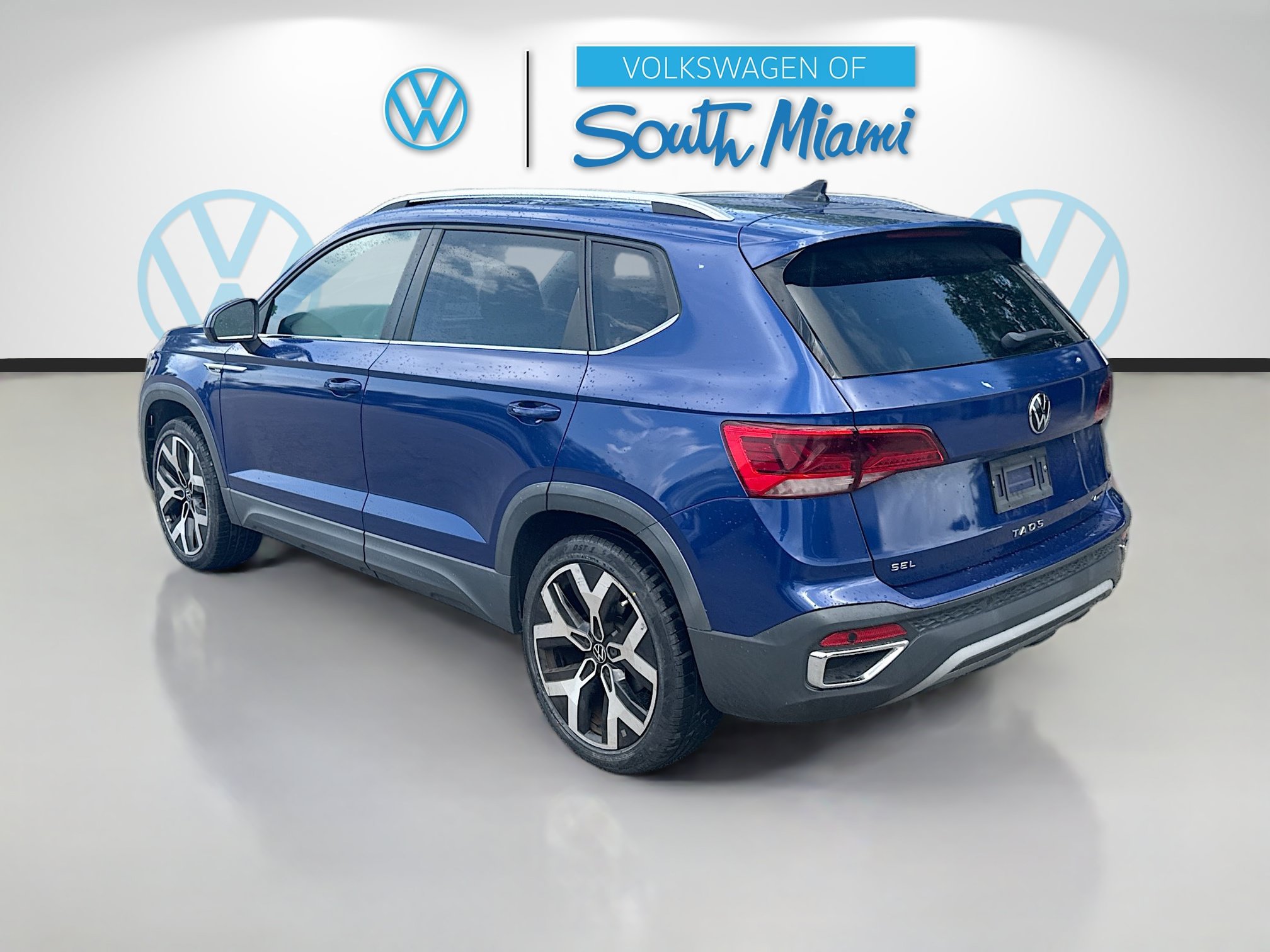Certified 2022 Volkswagen Taos SEL w/ Panoramic Sunroof Package AWD/4WD image 5