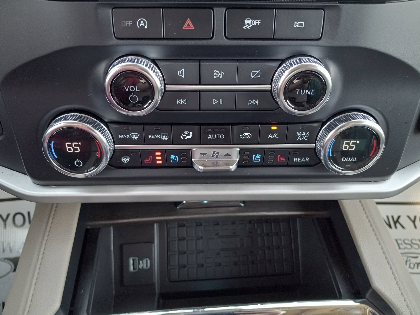 Used 2023 Ford Expedition Limited AWD/4WD image 23