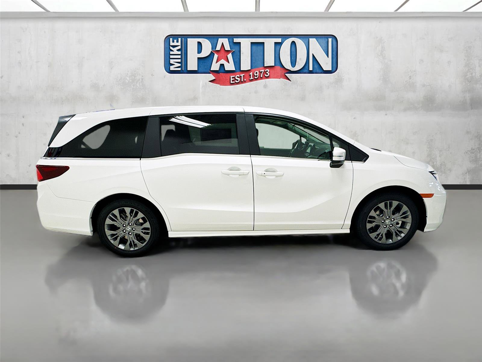 New 2026 Honda Odyssey Touring image 8