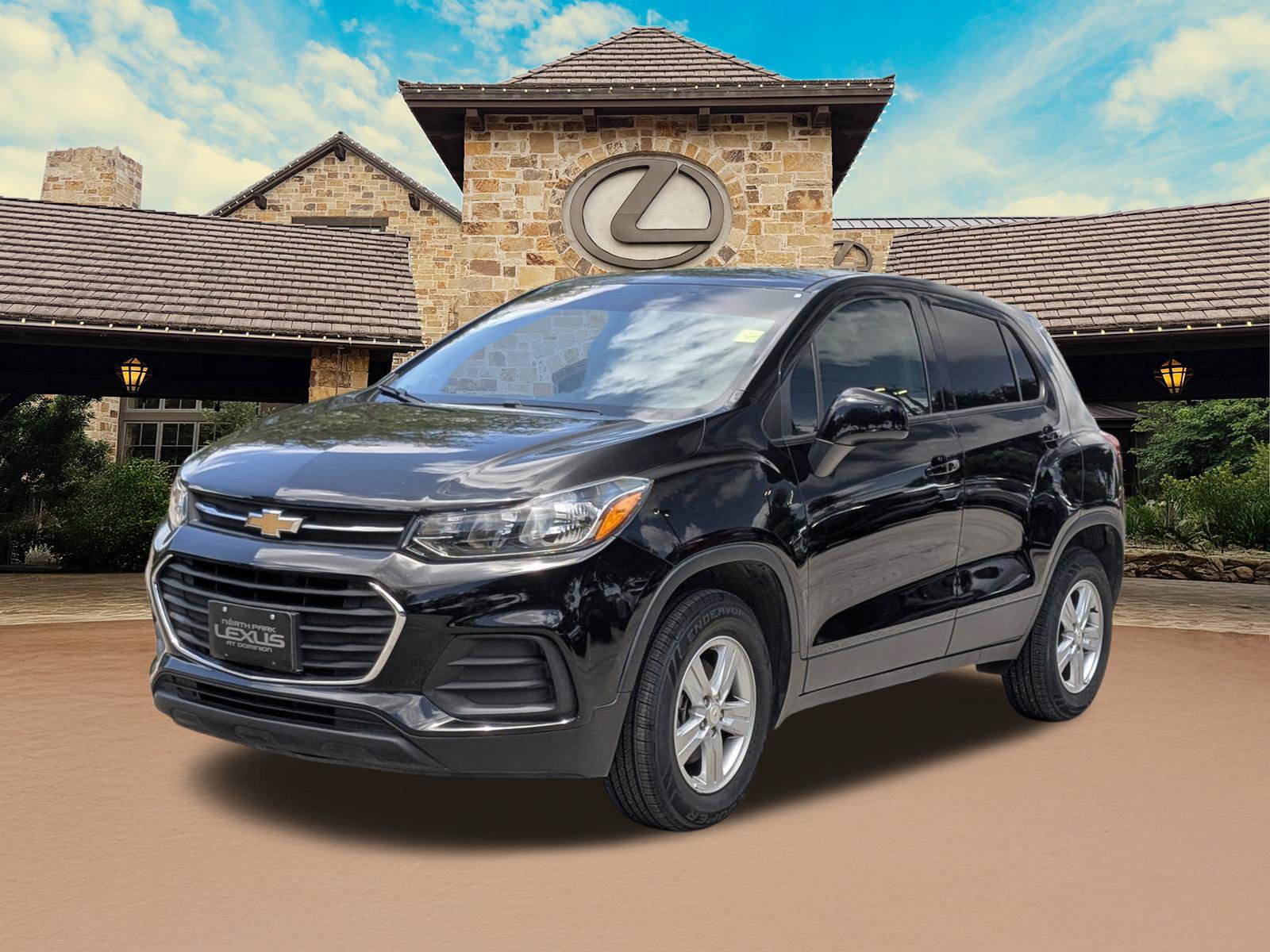 Used 2022 Chevrolet Trax LS w/ Tint and Cruise Package AWD/4WD image 4
