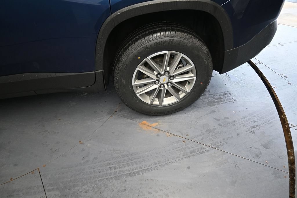 Used 2023 Chevrolet Traverse LT w/ LPO, Floor Liner Package AWD/4WD image 17