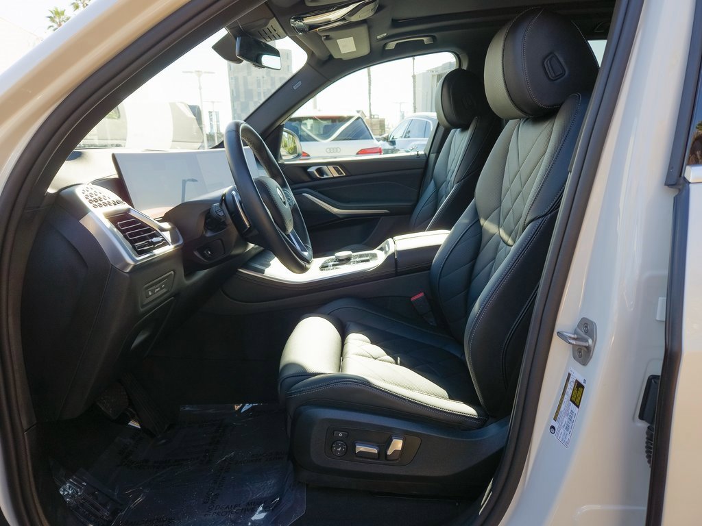 Used 2025 BMW X5 sDrive40i w/ Parking Assistance Package image 10