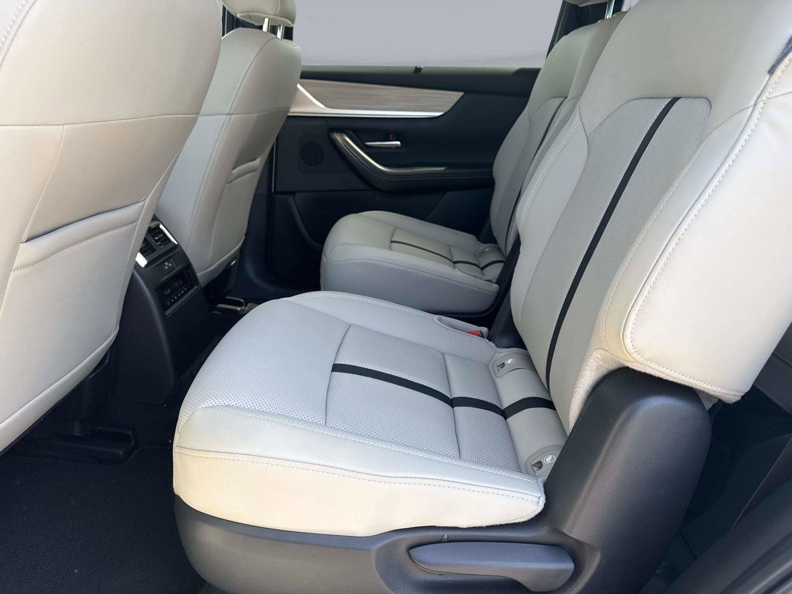 Certified 2024 MAZDA CX-90 Plug-In Hybrid w/ Preferred image 15