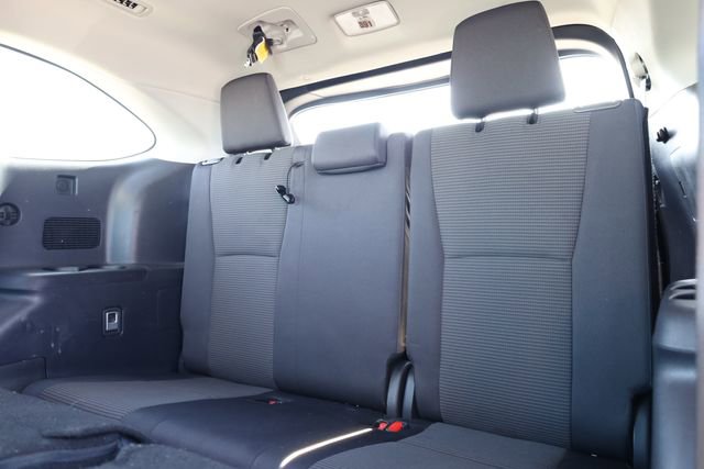 Used 2024 Toyota Highlander LE image 29