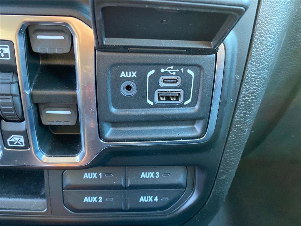 Used 2022 Jeep Wrangler Unlimited Sport AWD/4WD image 17