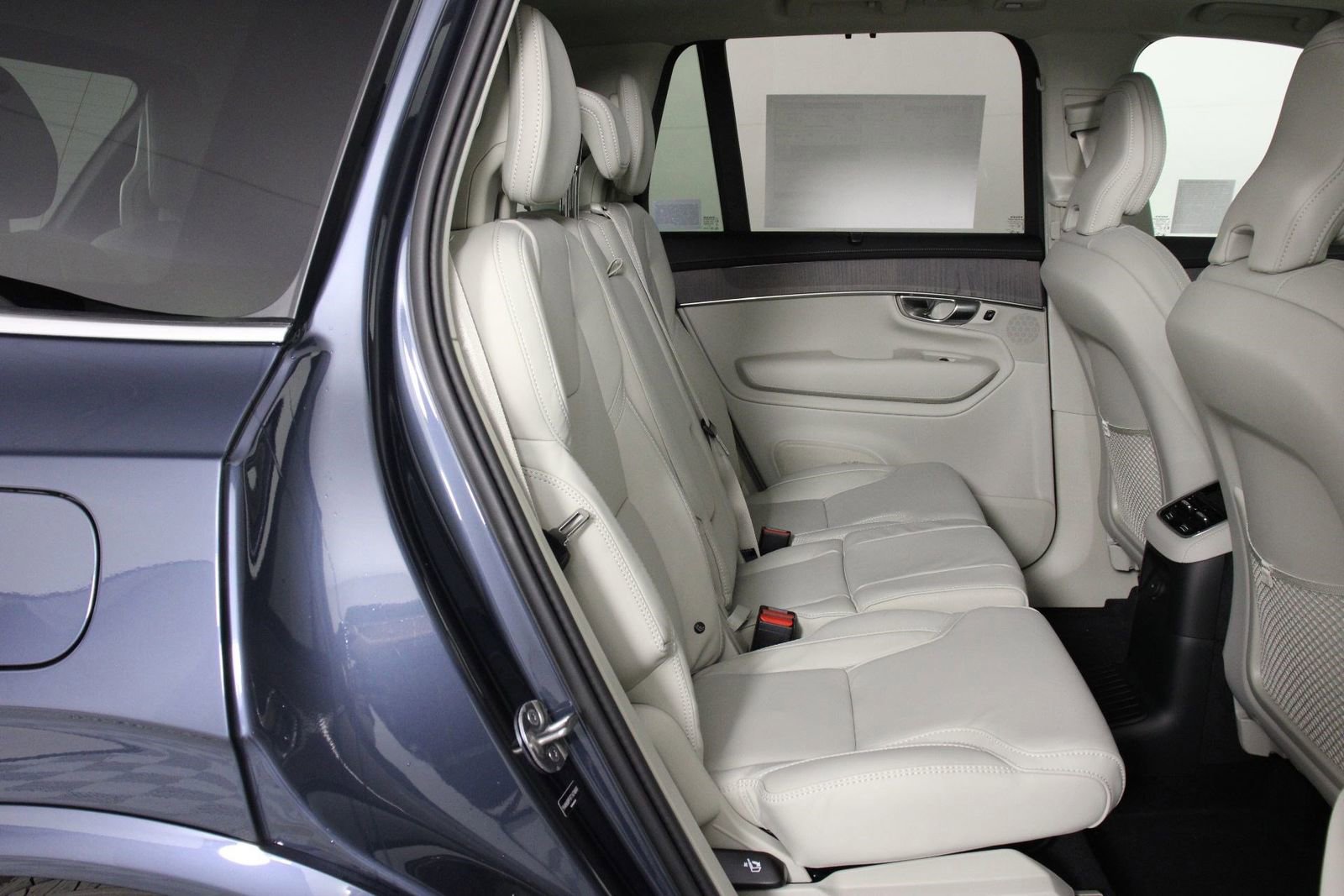 New 2026 Volvo XC90 T8 Ultra w/ Protection Package Premier image 11