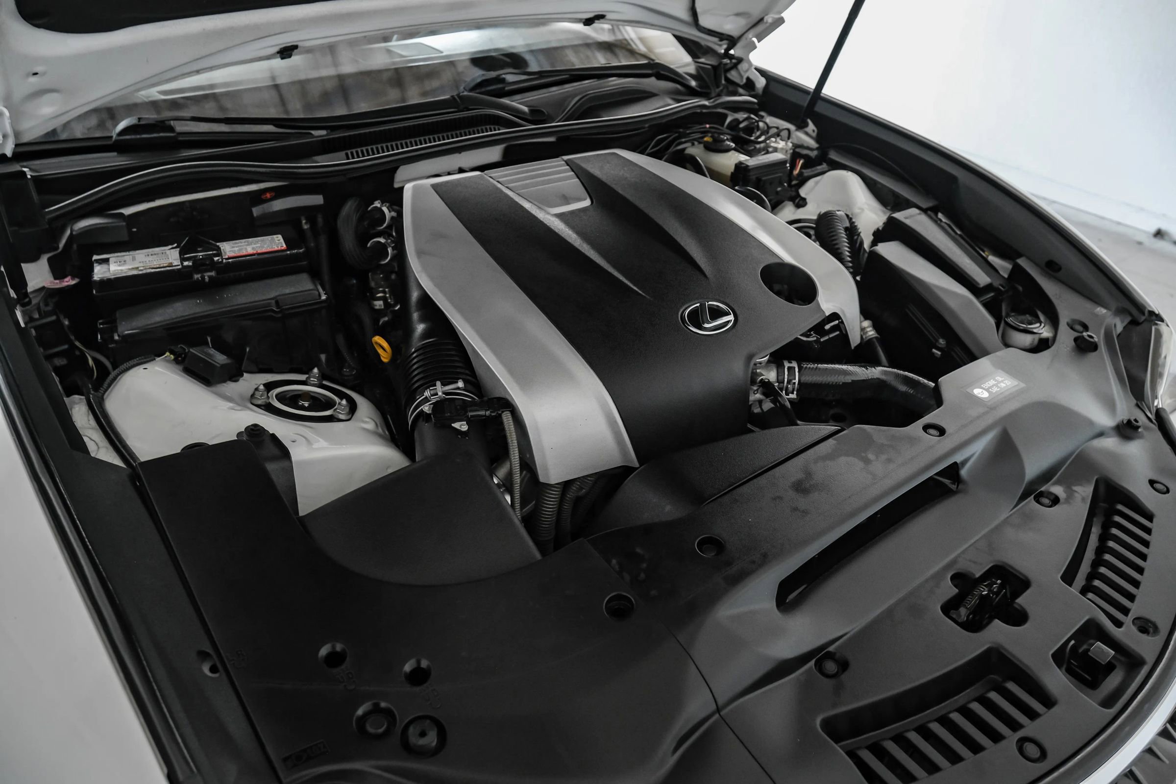 Used 2016 Lexus RC 350 w/ Luxury Package RWD image 41