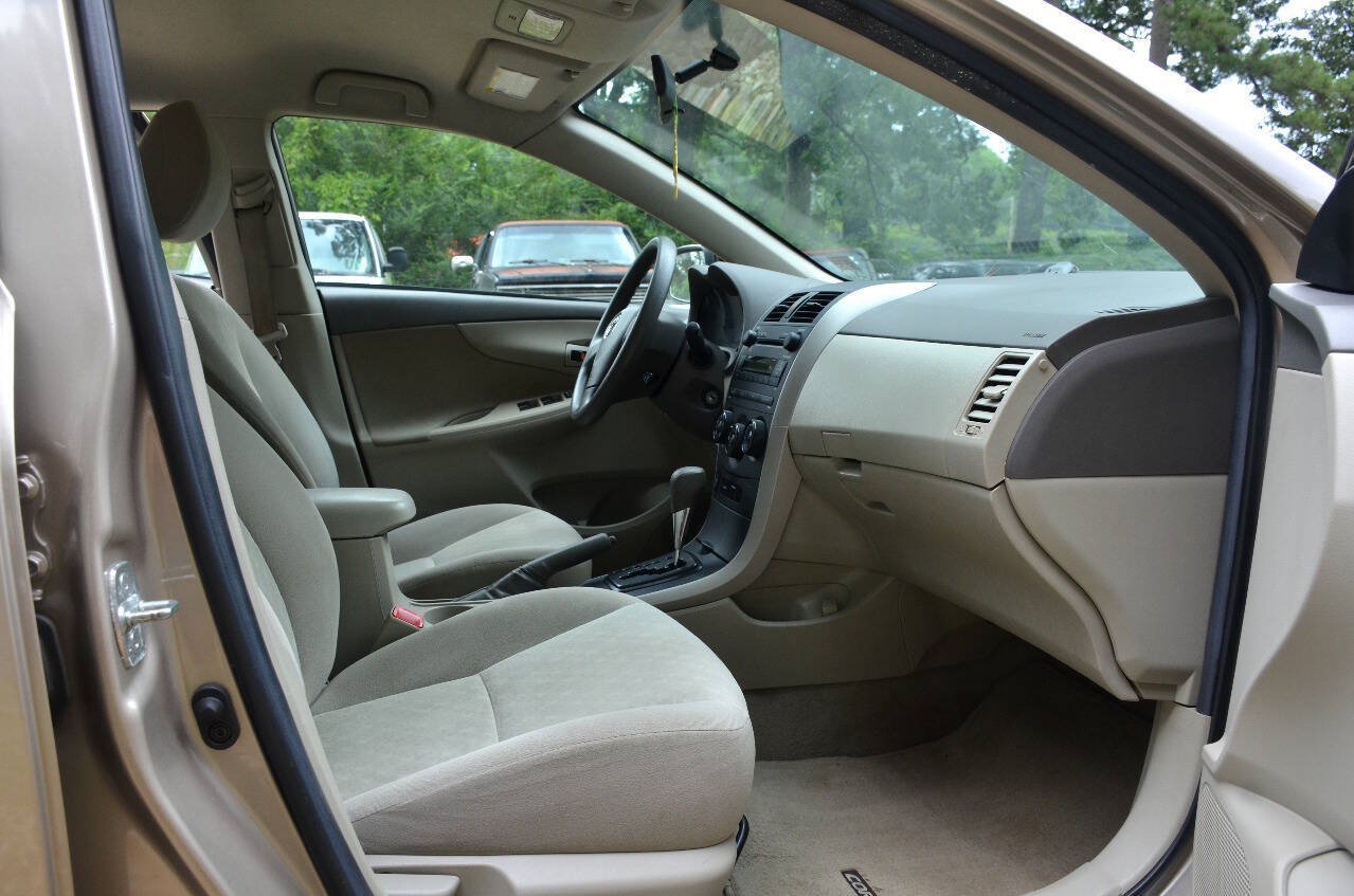 Used 2009 Toyota Corolla LE FWD image 9