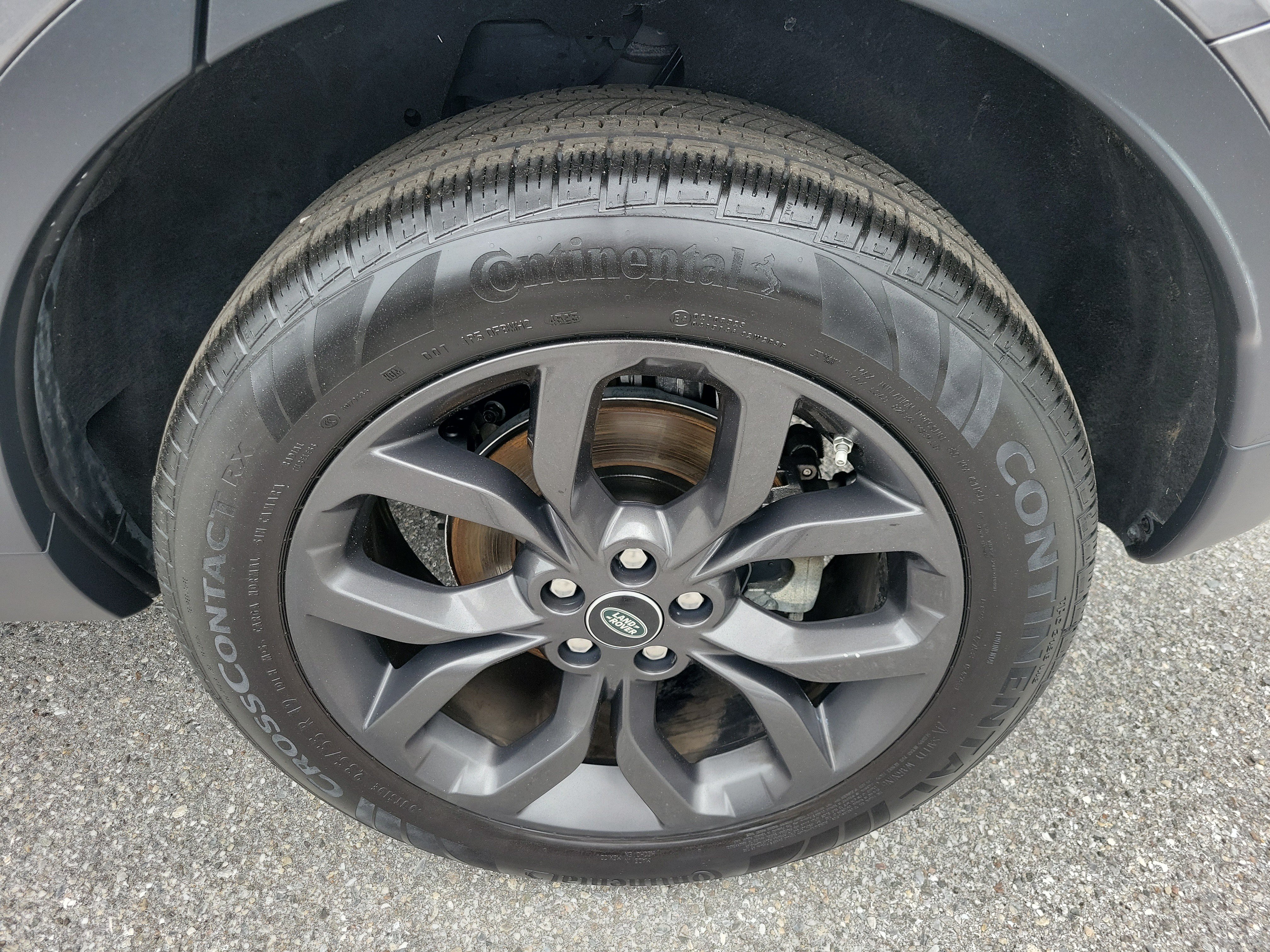 Used 2019 Land Rover Discovery Sport HSE AWD/4WD image 33
