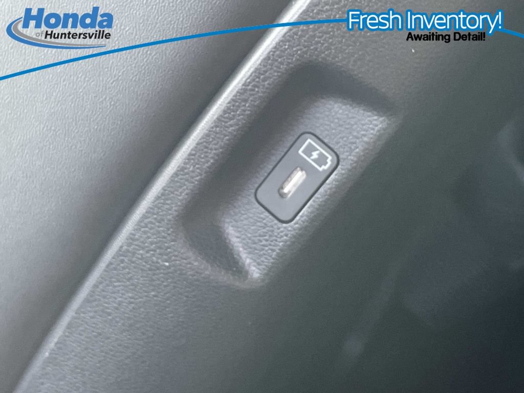 Used 2025 Hyundai Santa Fe SEL FWD image 18