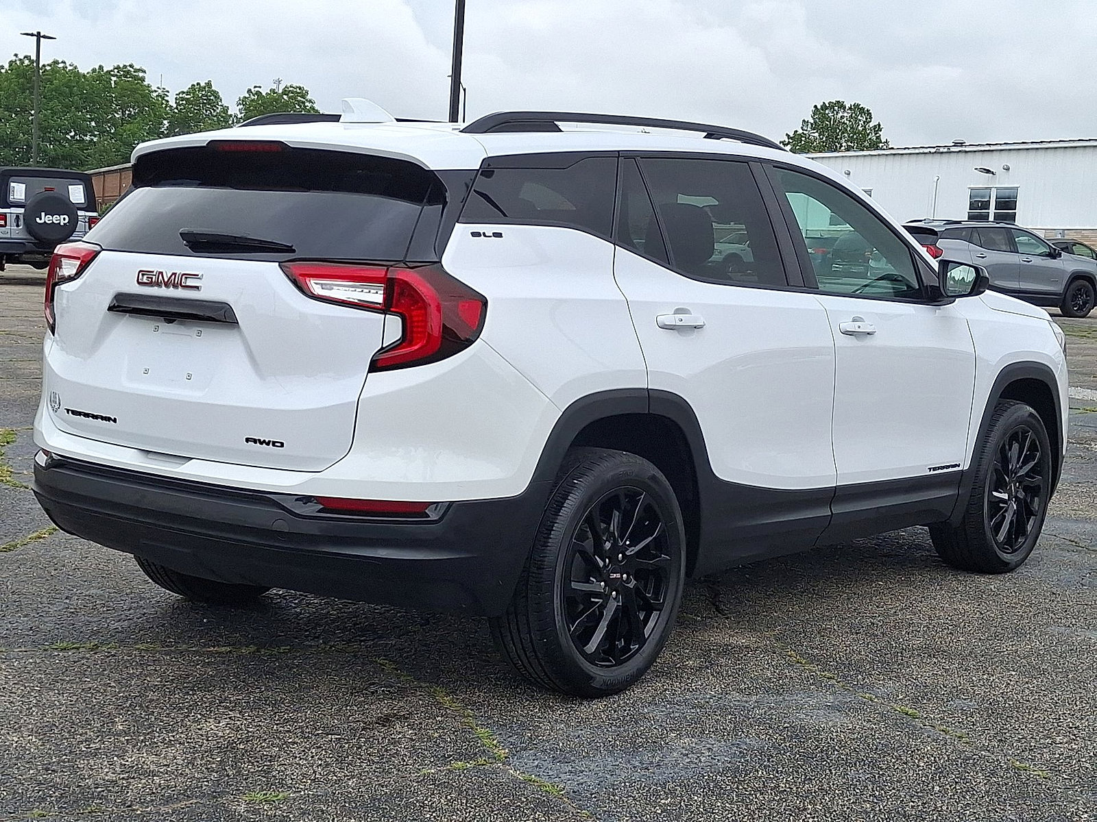 Used 2023 GMC Terrain SLE w/ Driver Convenience Package AWD/4WD image 25