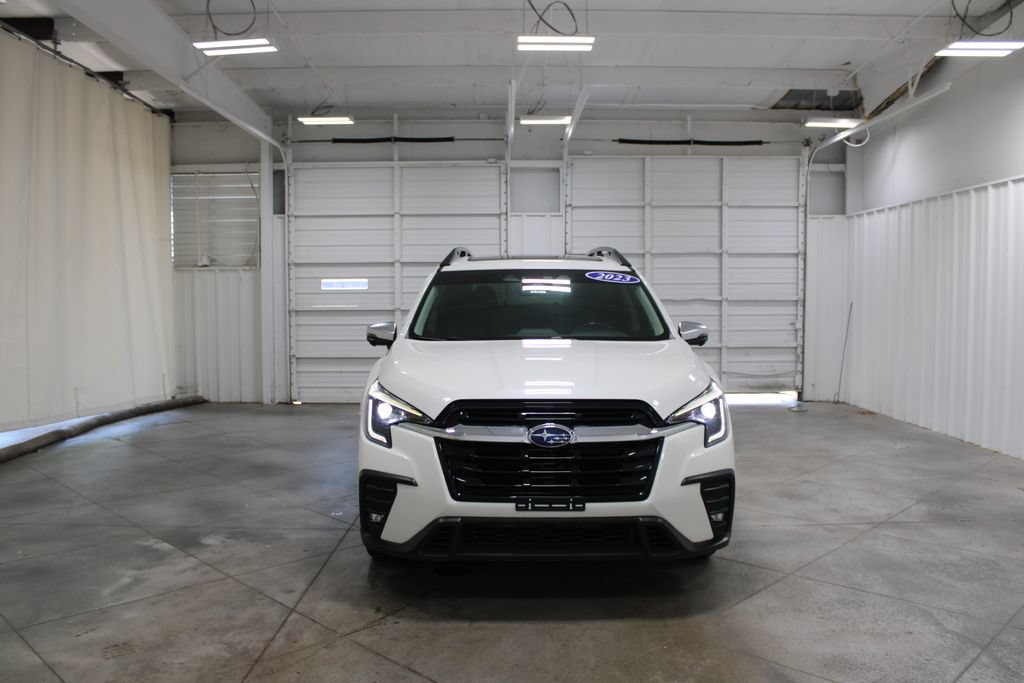 Used 2023 Subaru Ascent Limited w/ Technology Package AWD/4WD image 3