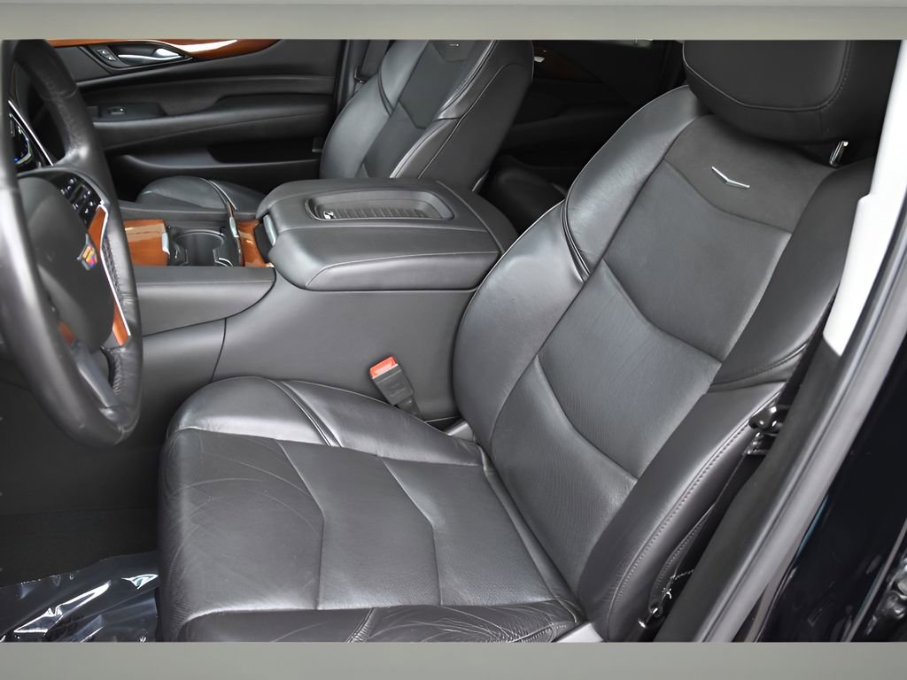 Used 2019 Cadillac Escalade ESV Luxury image 14