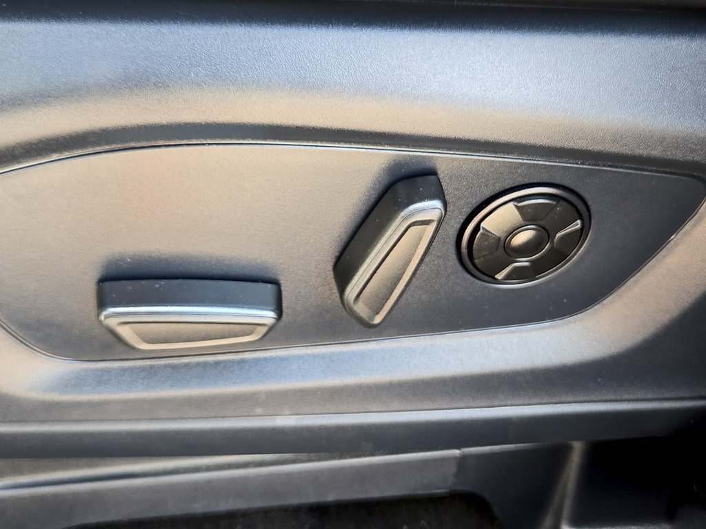 Used 2025 Ford Explorer ST AWD/4WD image 16