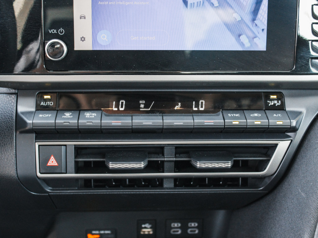 Used 2025 Toyota Camry LE FWD image 17