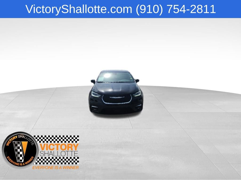 Certified 2024 Chrysler Pacifica Touring-L FWD image 16