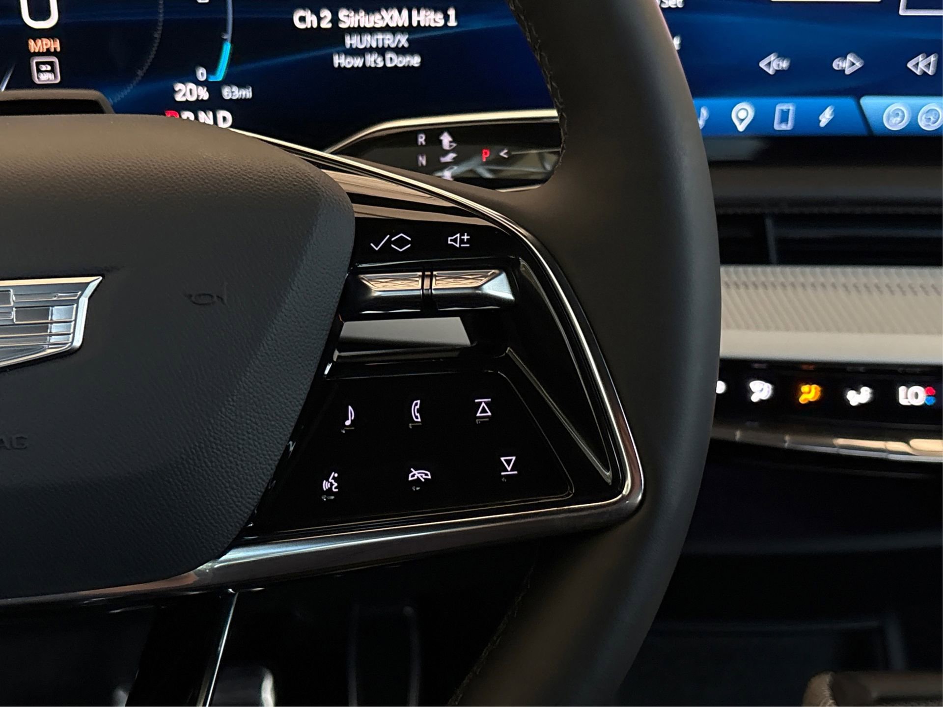 New 2026 Cadillac Optiq Luxury 1 image 29