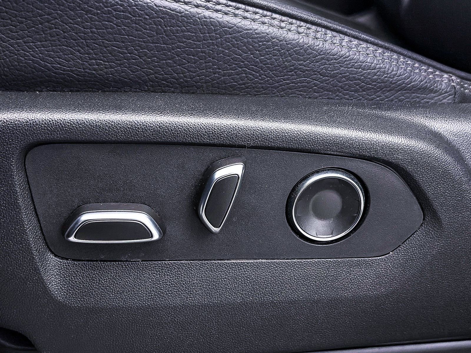 Used 2024 GMC Yukon Denali image 34