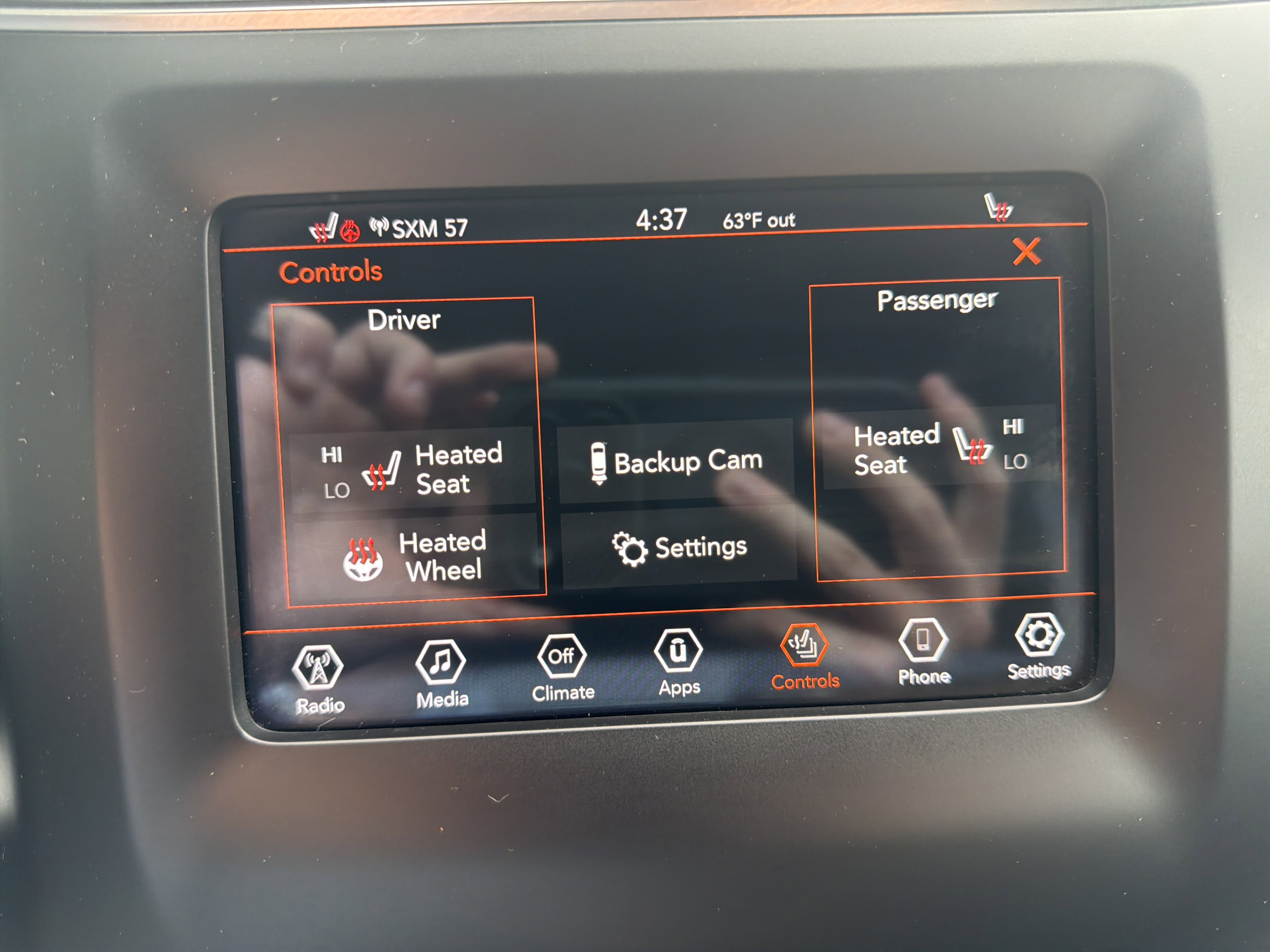 Used 2019 Jeep Cherokee Latitude Plus w/ Comfort/Convenience Group AWD/4WD image 14