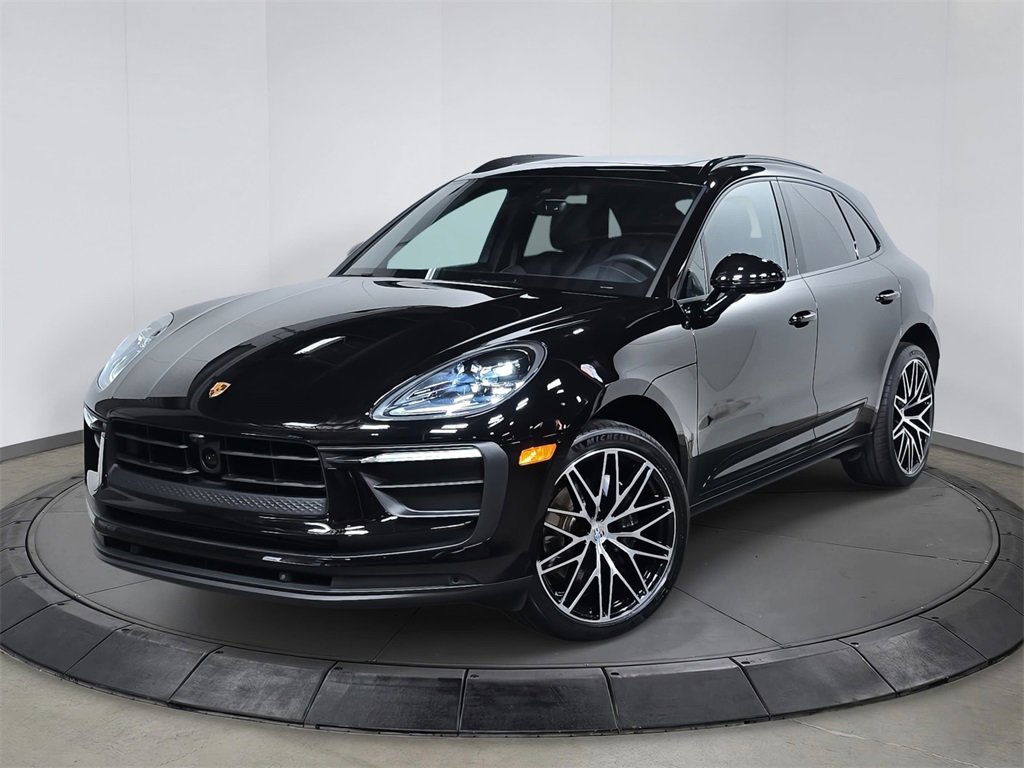 Used 2025 Porsche Macan video 1
