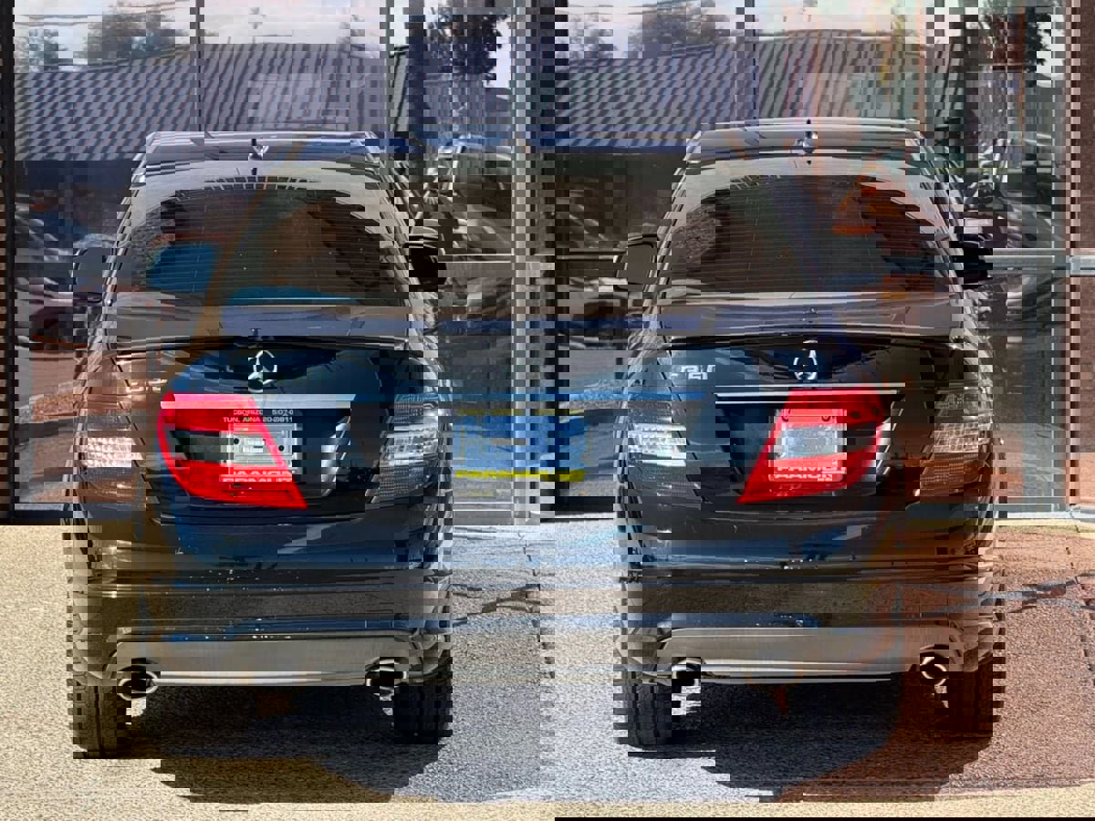 Used 2009 Mercedes-Benz C 350 Sport image 9