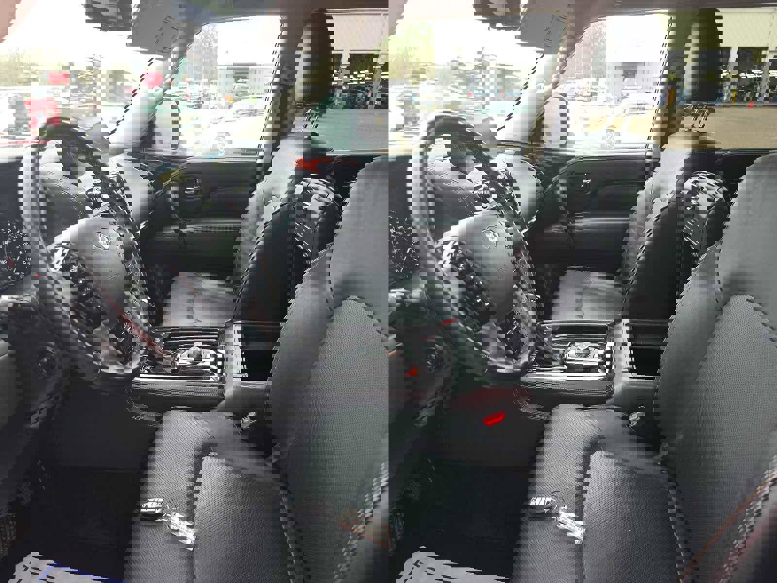 Used 2024 INFINITI QX80 Luxe image 10